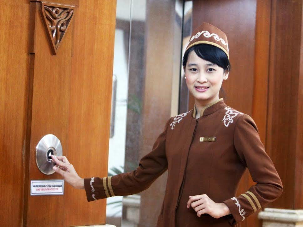 The Sunan Hotel Solo Exterior photo